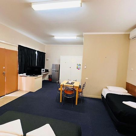 Horsham Motel Екстериор снимка